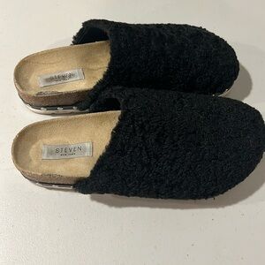 Steve Madden shearling mule with grommets